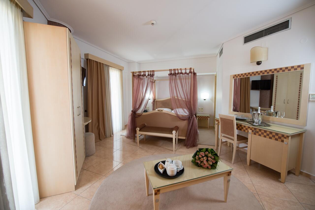 Premier Agrinio Heart Hotel Экстерьер фото
